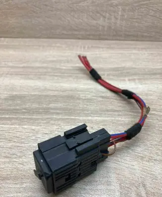 BMW 5 E60 E61 Other relay 6939890 WithPlug