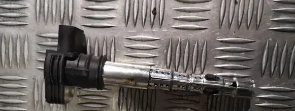 Volkswagen Eos High voltage ignition coil 06f905115f