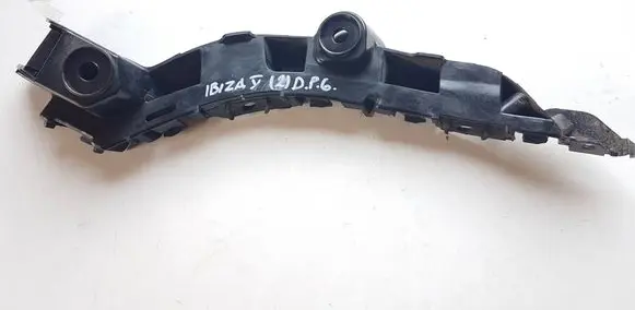 Rear bumper mounting bracket
