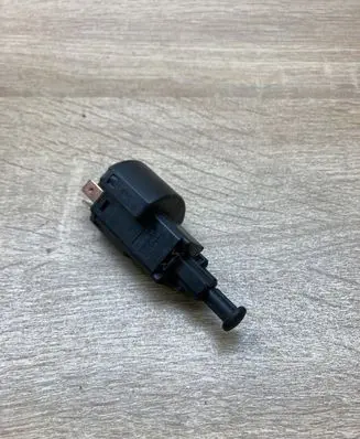 Opel Zafira A Brake pedal sensor switch 09132299