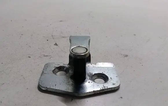 Opel Vectra C Front door lock loop/hook striker 96336