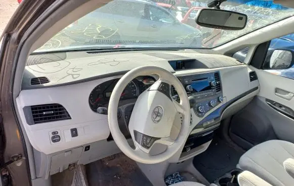Toyota Sienna XL10 I Dashboard
