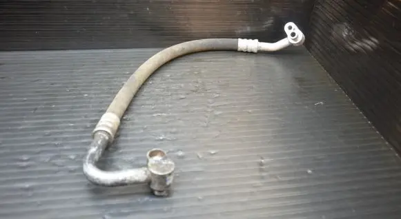 Air conditioning (A/C) pipe/hose