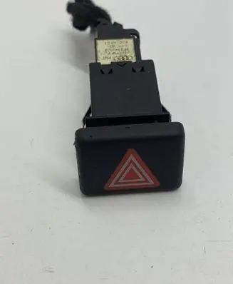Audi A4 S4 B7 8E 8H Hazard light switch 8E0941509