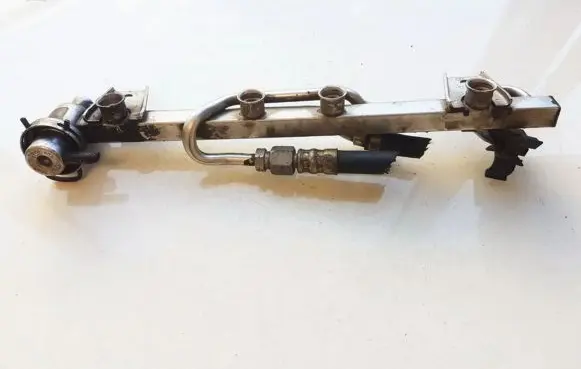 Audi A4 S4 B5 8D Fuel main line pipe 050133681A