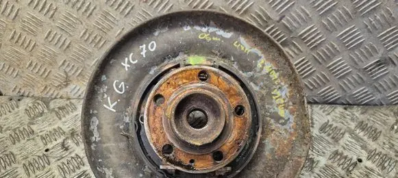 Volvo XC70 Rear wheel hub 