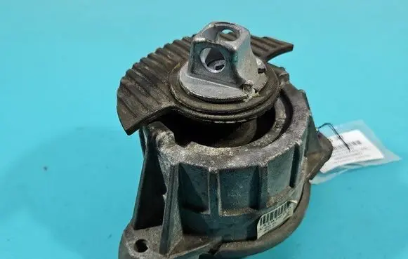 Mercedes-Benz CLS C218 X218 Engine mount vacuum valve A2182400417 IMPRK1473567