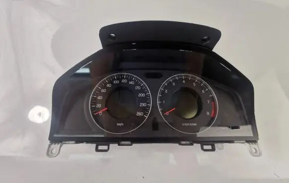 Volvo V70 Speedometer (instrument cluster) 31270898AA