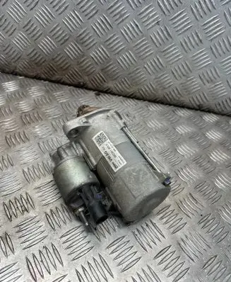 Volkswagen Touran II Starter motor 02z911024
