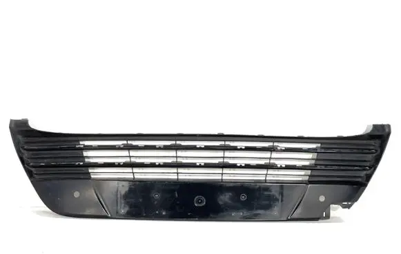 Toyota Verso Front bumper lower grill 531120F070