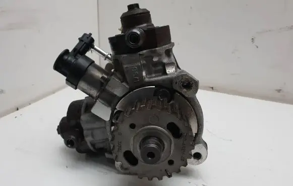 Jaguar XF X250 Fuel injection high pressure pump 9X2Q9B395CA 0445010614