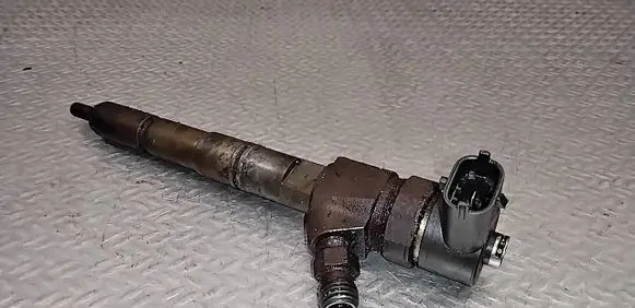 Opel Zafira B Fuel injector 0445110159