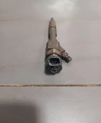 Fuel injector