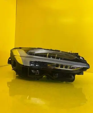 Volvo S90, V90 Headlight/headlamp 31386165