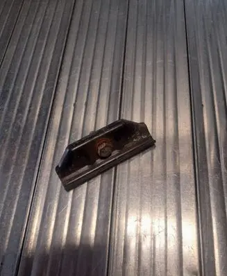 Battery bracket