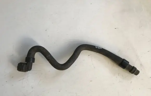 Opel Insignia A Engine coolant pipe/hose 13220138 565563897
