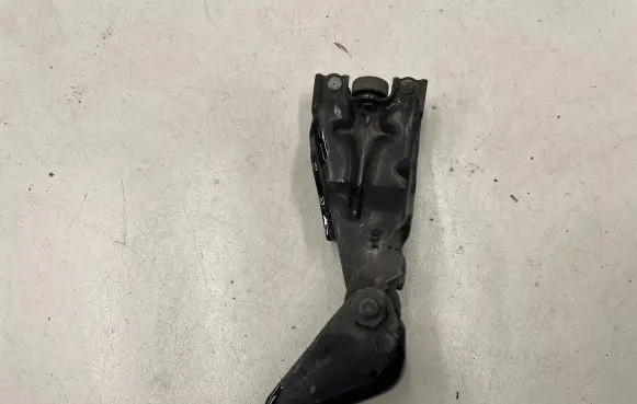 Chrysler Grand Voyager V Sliding door middle roller runner 05020673AB