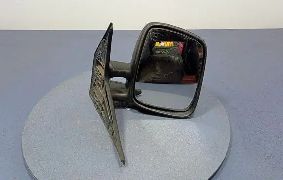 Glove box