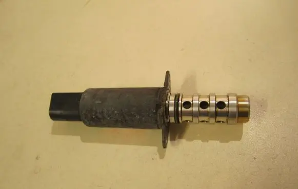 Volkswagen PASSAT B6 Valve oil control 06F109257B