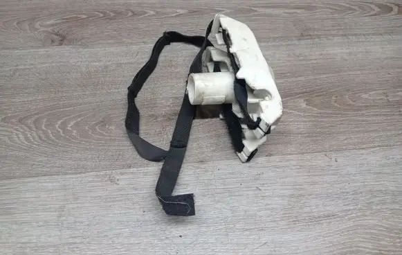 Volvo V70 Spare wheel mounting bracket 8626133