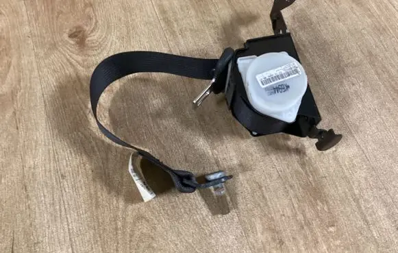 Opel Insignia A Rear seatbelt 13288436 23122008 M203