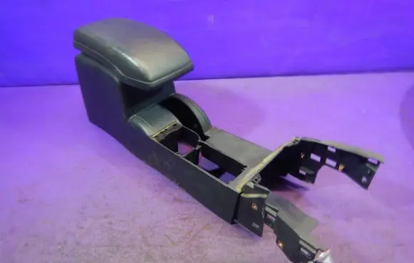 Ford Mondeo Mk III Armrest