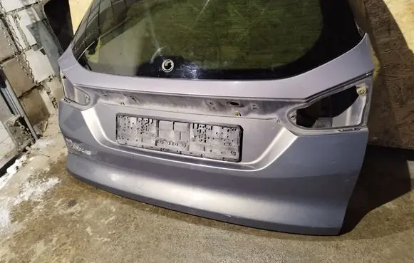 Ford Focus Tailgate/trunk/boot lid