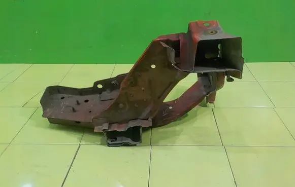Nissan NV200 Front side member PRZOD