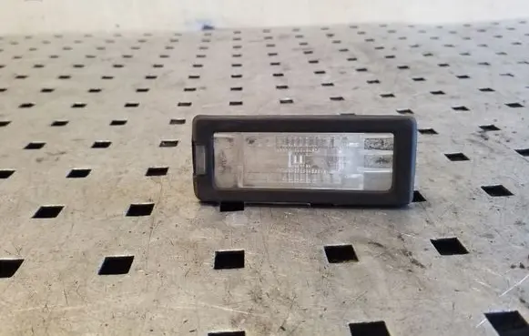 Renault Scenic III - Grand scenic III Number plate light 8200013577G