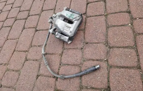 Opel Mokka B Front brake caliper 9849001880