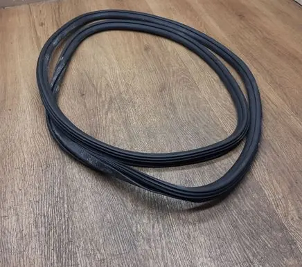 Porsche Macan (95B) Front door rubber seal 95B831721B
