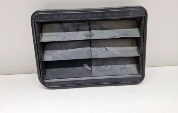 BMW i4 Quarter panel pressure vent 9176945