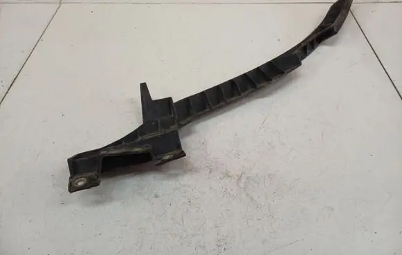 Opel Insignia A Front bumper mounting bracket 13250571