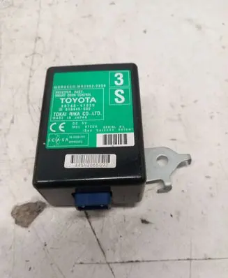 Toyota Prius (XW30) Door central lock control unit/module 8974047030 61B445000 445H3065092