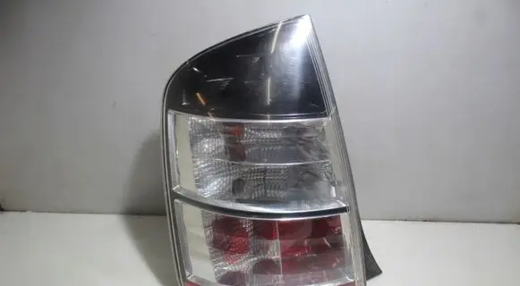 Toyota Prius (NHW20) Rear/tail lights