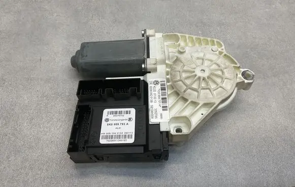 Volkswagen Scirocco Front door window regulator motor 1Q0959701H 5K0959793A