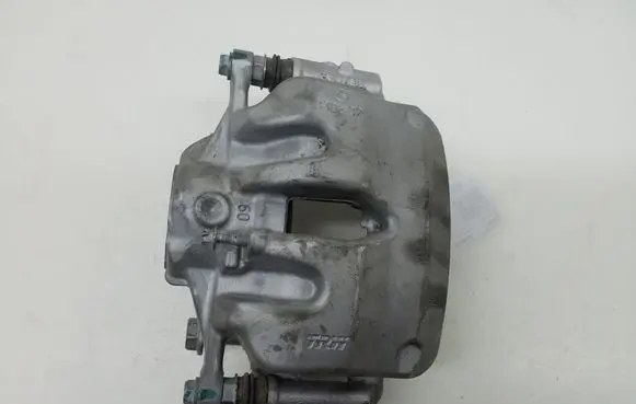 Mercedes-Benz C W205 Front brake caliper