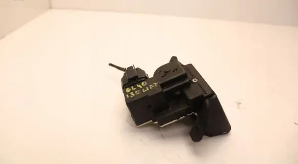 Hyundai i30 Tailgate lock latch 