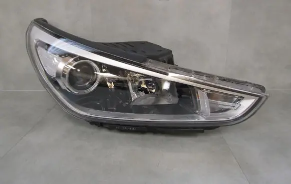 Hyundai i30 Headlight/headlamp 92102-G4020