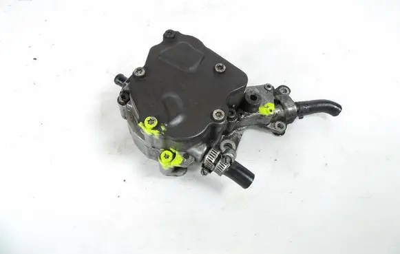 Skoda Fabia Mk2 (5J) Vacuum pump 038145209N