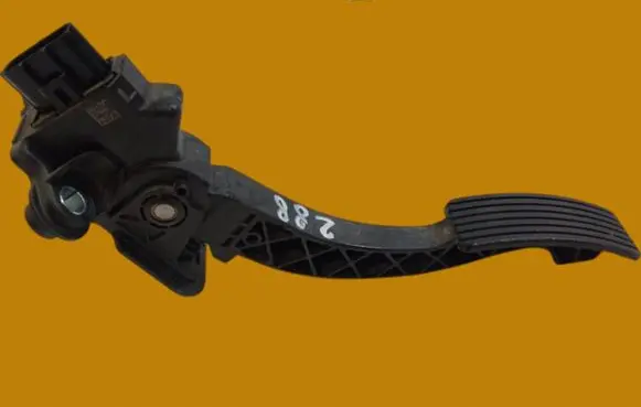 Mitsubishi ASX Accelerator throttle pedal