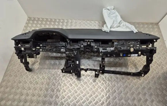 Renault Captur II Dashboard 681000139R