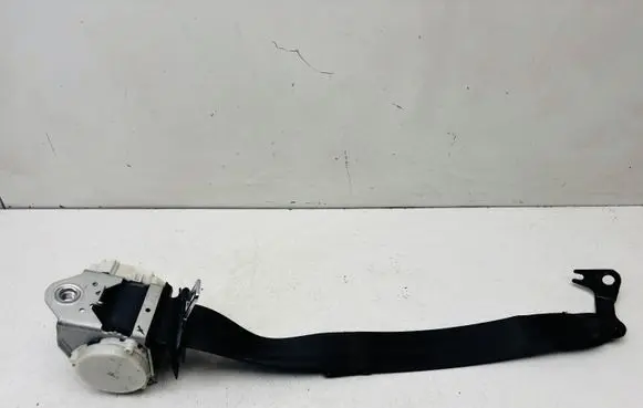 Volkswagen Golf Plus Rear seatbelt 5M0857806