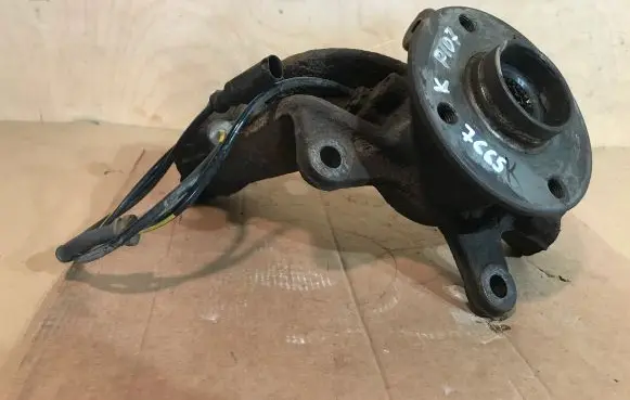 Peugeot 107 Front wheel hub
