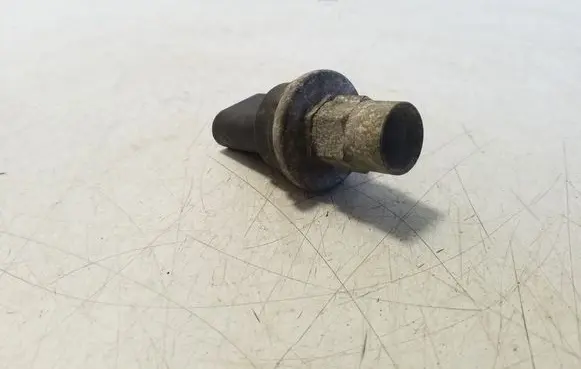 Volkswagen Golf V Air conditioning (A/C) pressure sensor 