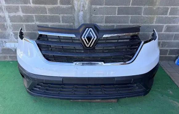 Renault Trafic III (X82) Front bumper 