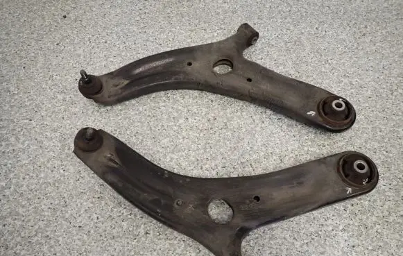 Hyundai ix20 Rear suspension control arm 
