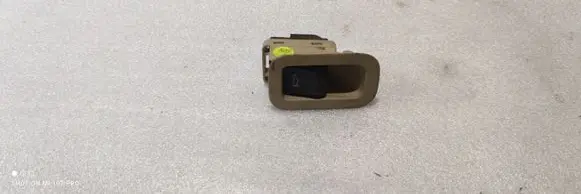 Tailgate opening switch