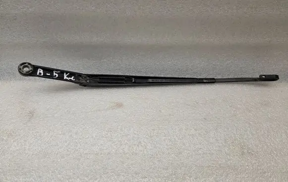Audi A4 S4 B5 8D Front wiper blade arm 8D1955407D