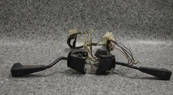 BMW 3 E30 Indicator stalk 1373581